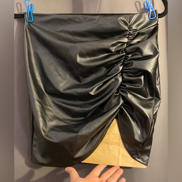 Broken boots black mini skirt sz M - Picture 3 of 4